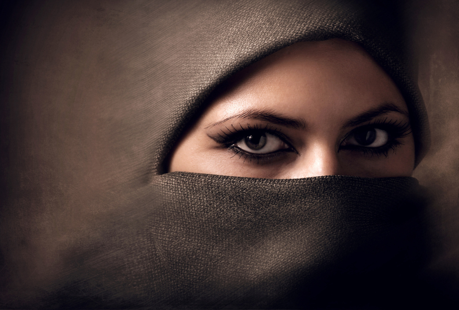 Burka-Frau; Detektei Essen, Detektiv Essen, Wirtschaftsdetektei Essen